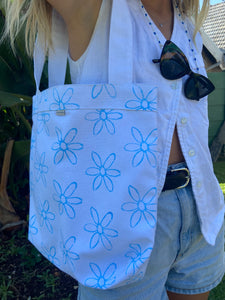 Sky Blue Daisy Tote