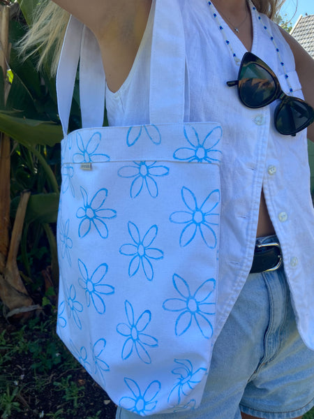 Sky Blue Daisy Tote