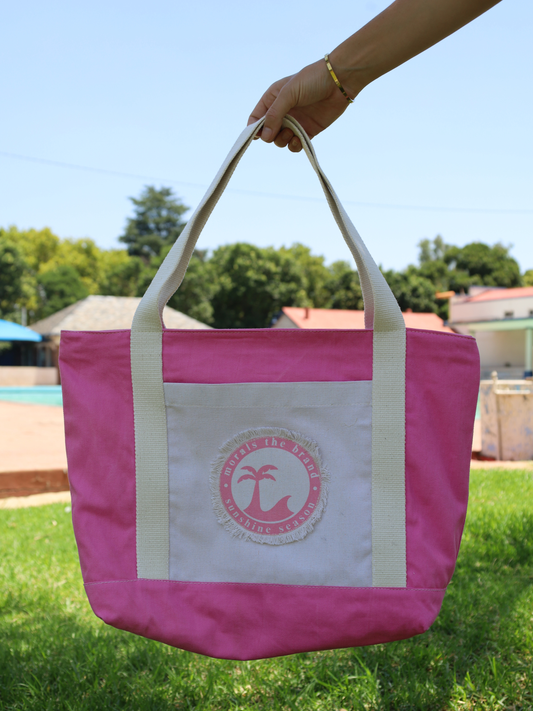 Sunshine Season Beach Bag in Raspberry