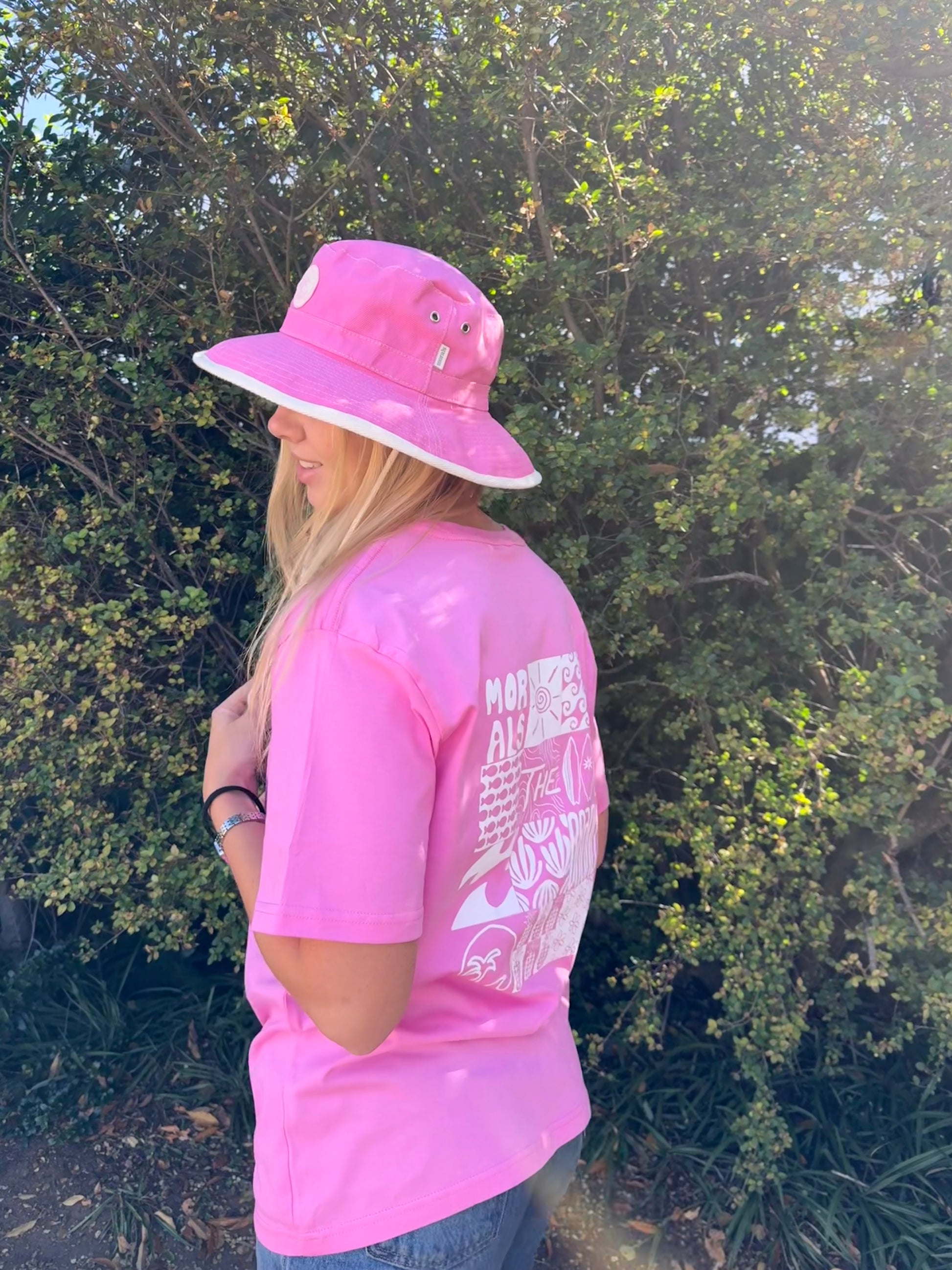 Pink t-shirt with beach print