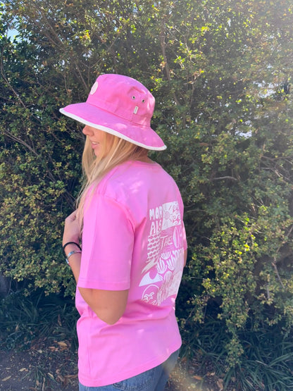 Pink t-shirt with beach print